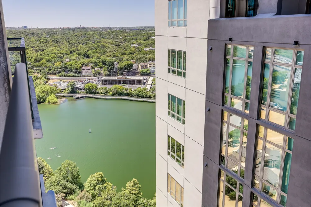44 East Avenue #2303 Austin, TX 78701