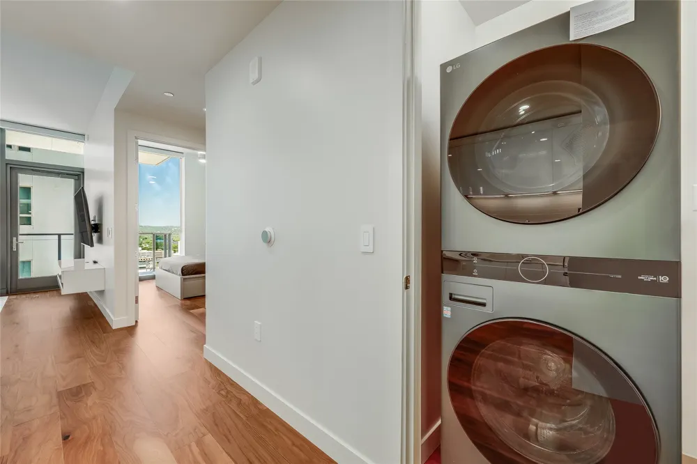 44 East Avenue #2303 Austin, TX 78701