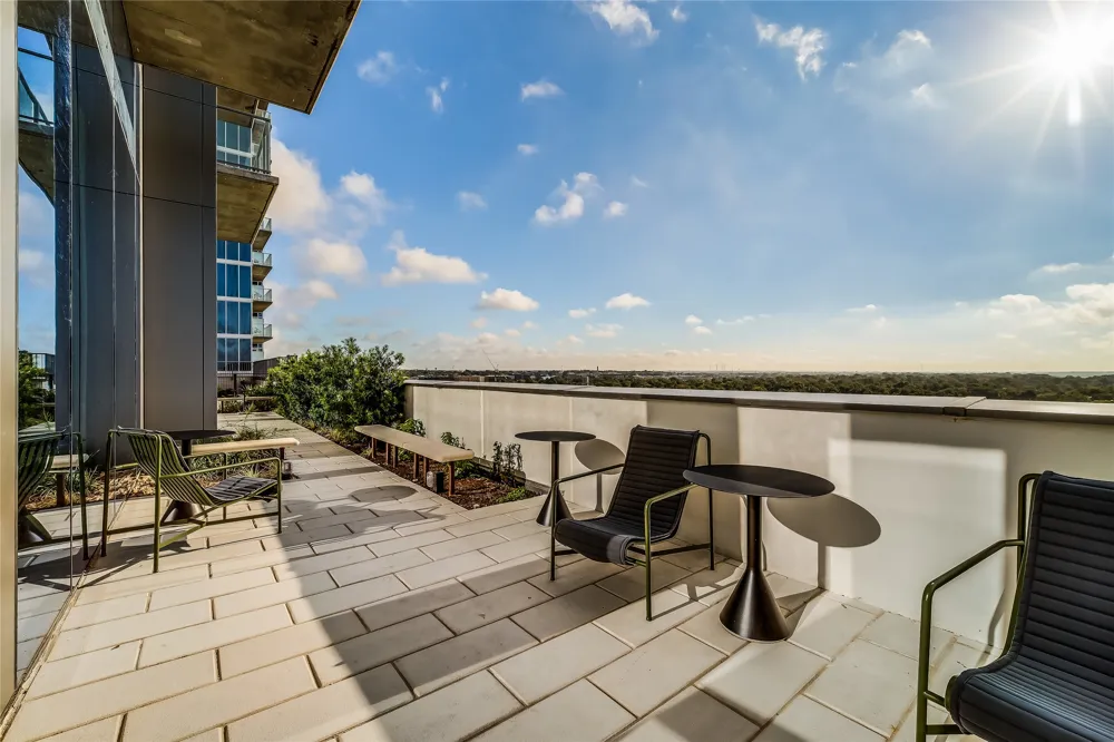 44 East Avenue #2303 Austin, TX 78701