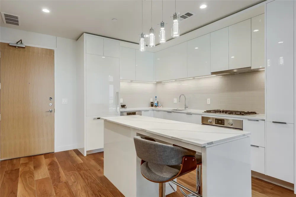 44 East Avenue #2303 Austin, TX 78701