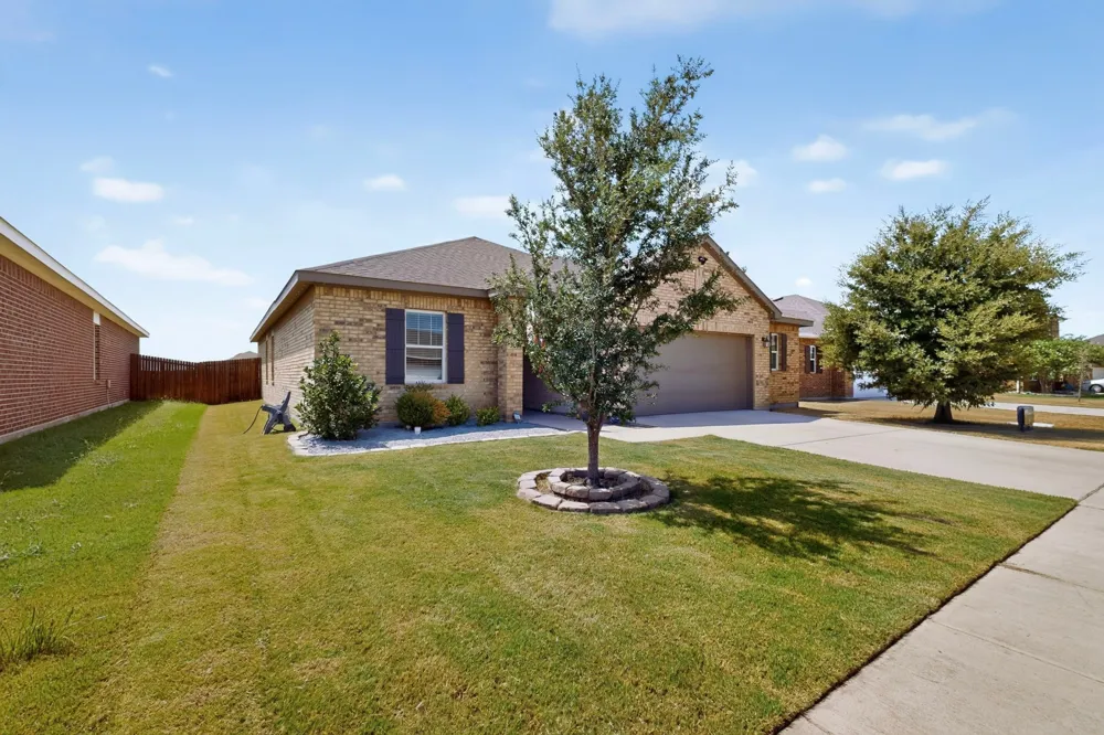 Address Not Shown Glenn Heights, TX 75154