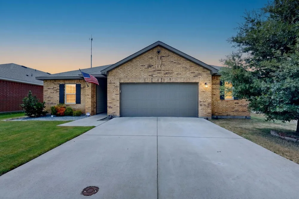 Address Not Shown Glenn Heights, TX 75154