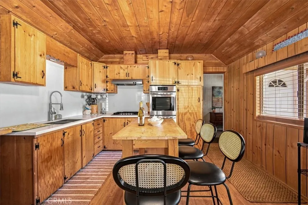683 Sunset Lane Sugarloaf, CA 92386