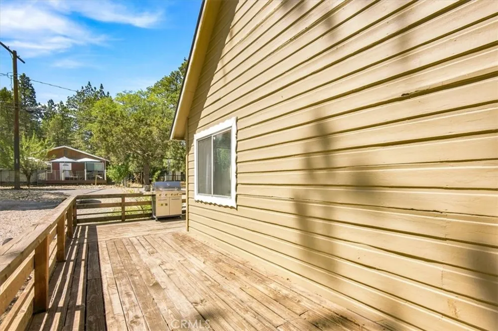 683 Sunset Lane Sugarloaf, CA 92386