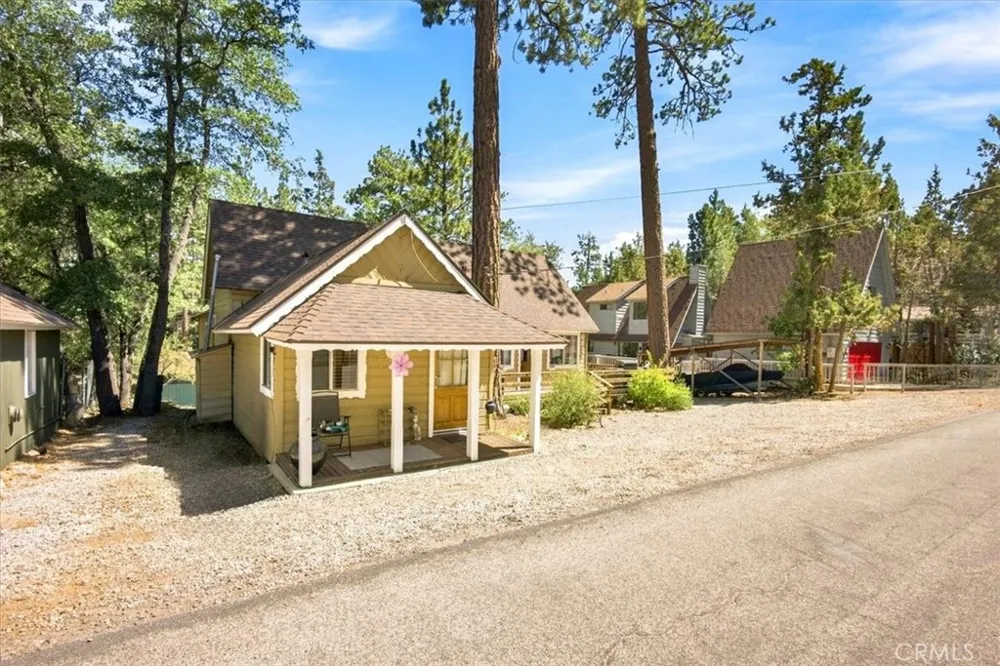683 Sunset Lane Sugarloaf, CA 92386