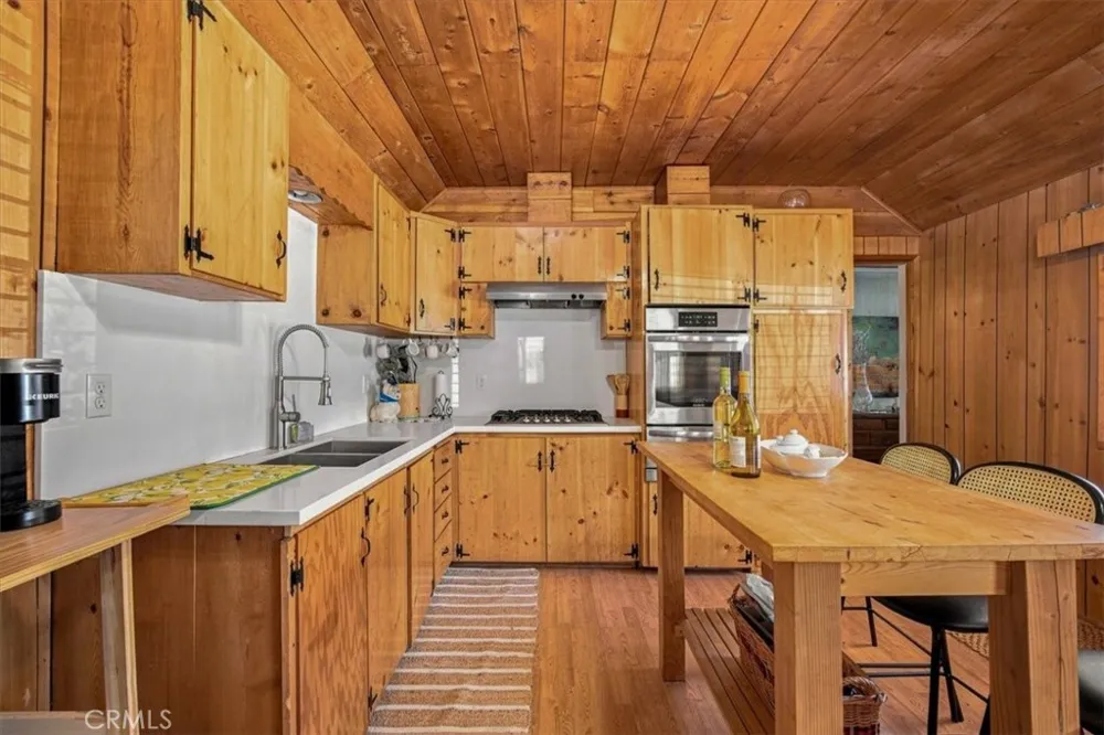 683 Sunset Lane Sugarloaf, CA 92386