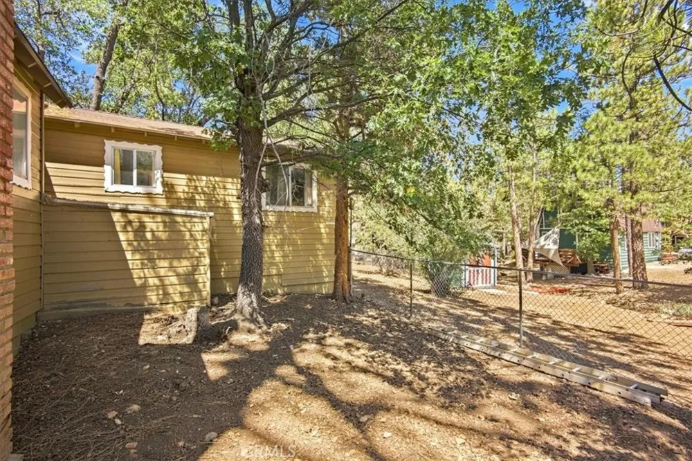 683 Sunset Lane Sugarloaf, CA 92386