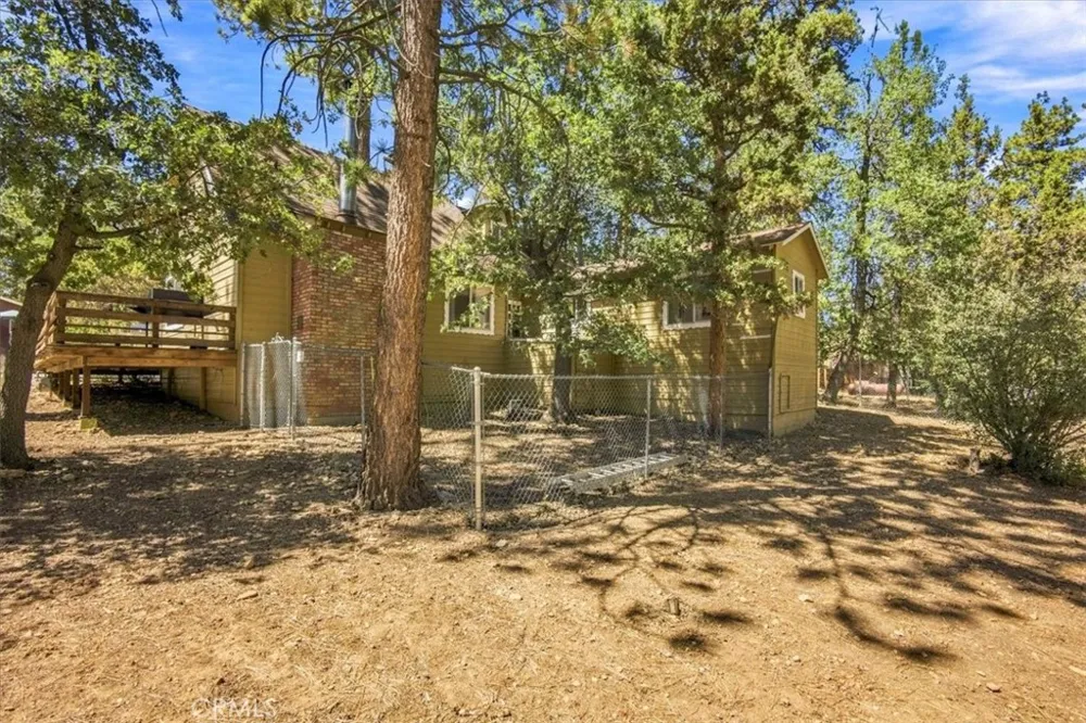 683 Sunset Lane Sugarloaf, CA 92386