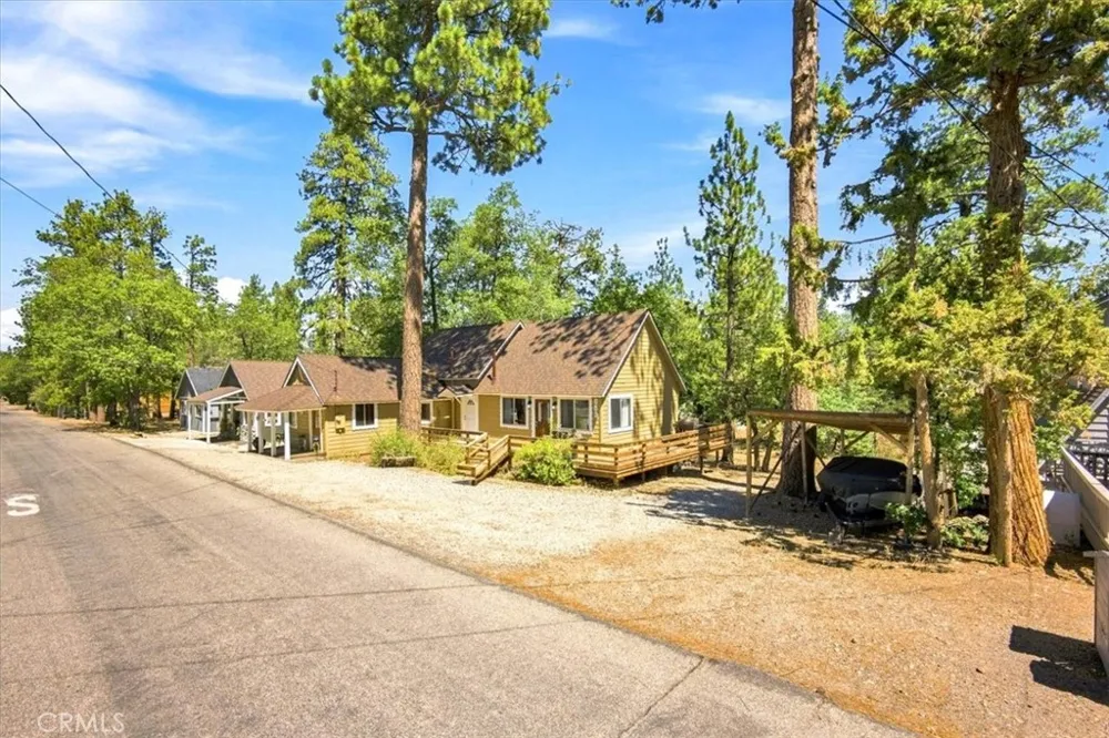 683 Sunset Lane Sugarloaf, CA 92386