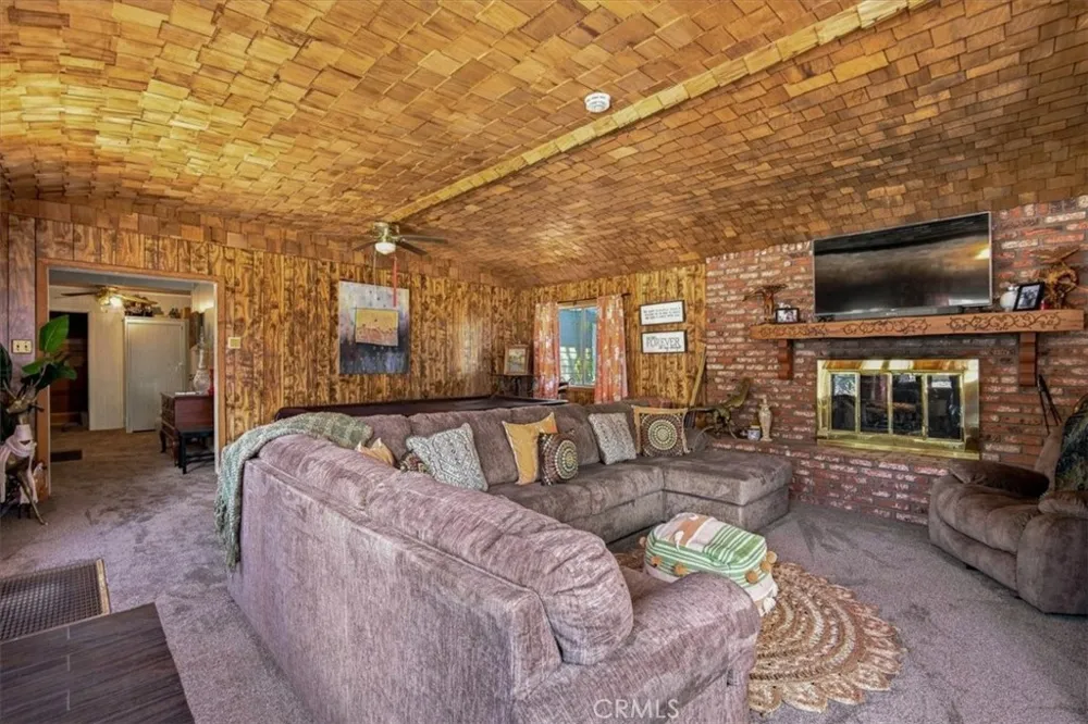 683 Sunset Lane Sugarloaf, CA 92386