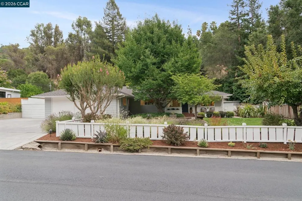 1196 Monticello Rd Lafayette, CA 94549