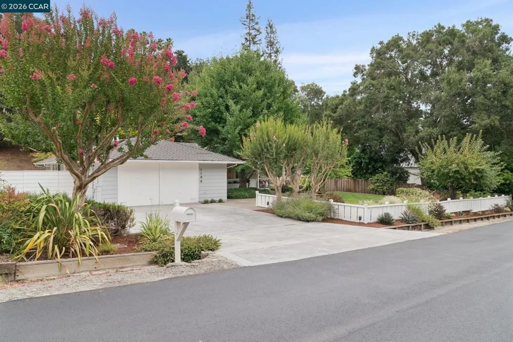 1196 Monticello Rd Lafayette, CA 94549