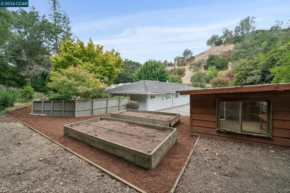 1196 Monticello Rd Lafayette, CA 94549