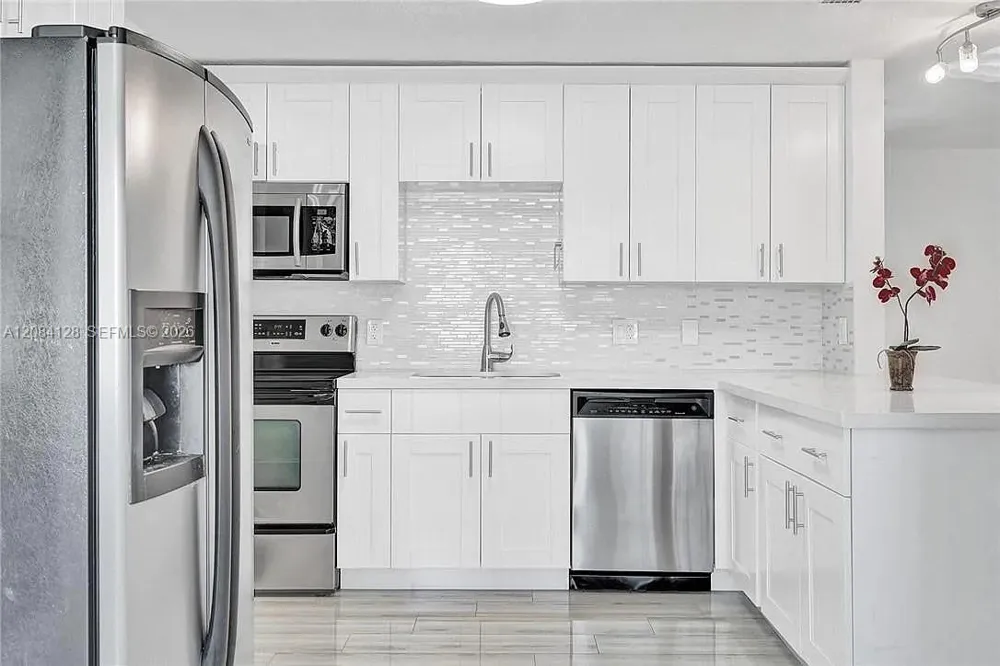 1121 NE 23RD ST Pompano Beach, FL 33064