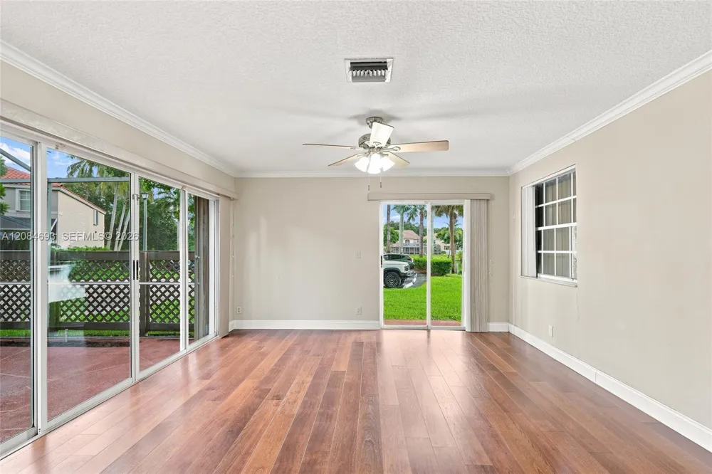 10922 Chandler Dr Cooper City, FL 33026