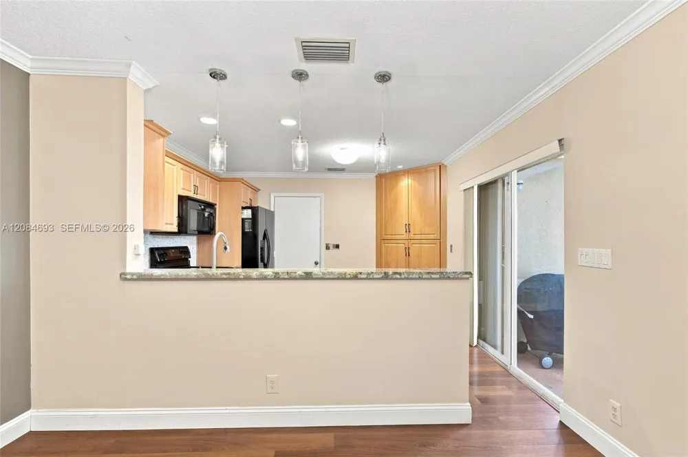 10922 Chandler Dr Cooper City, FL 33026