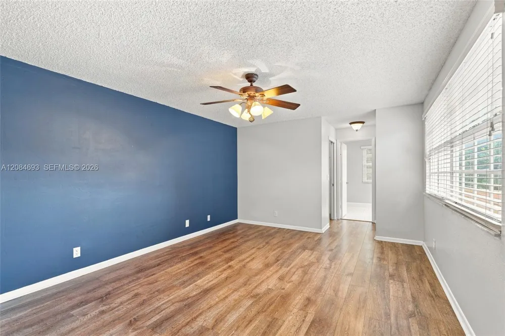 10922 Chandler Dr Cooper City, FL 33026