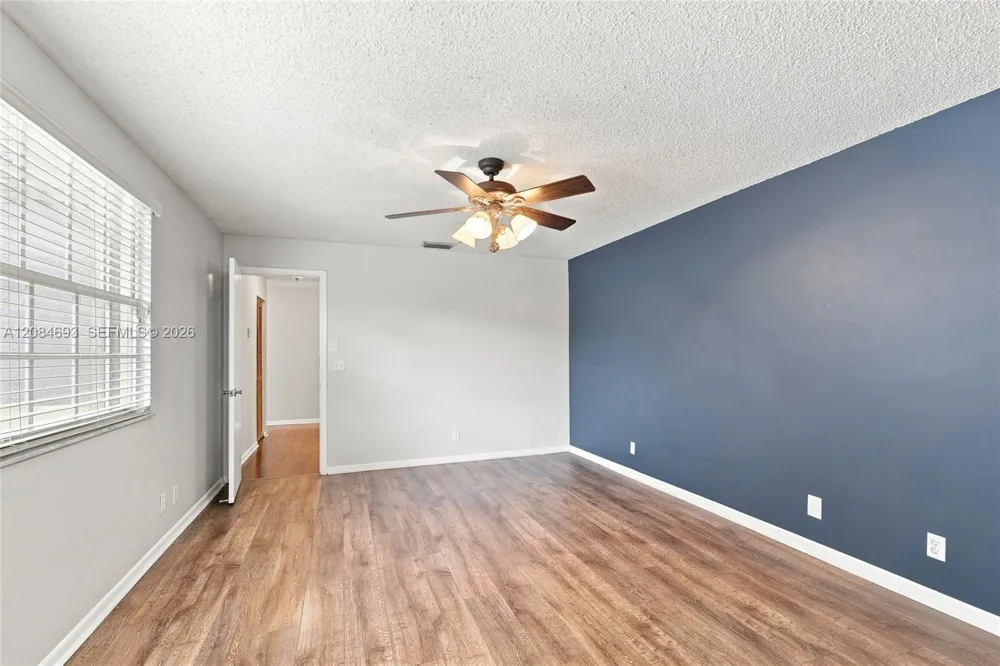 10922 Chandler Dr Cooper City, FL 33026
