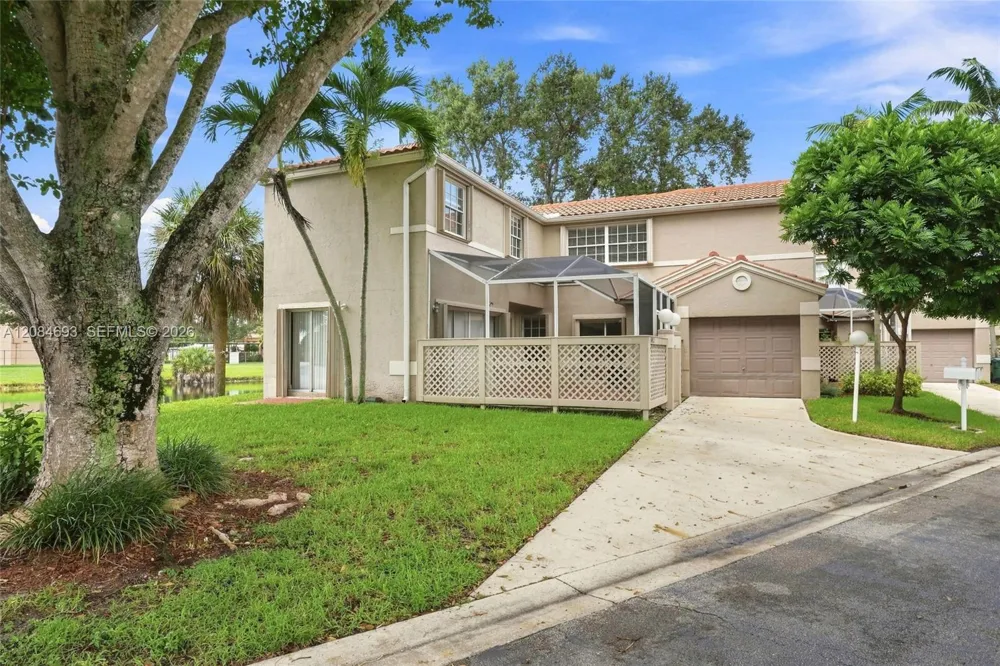 10922 Chandler Dr Cooper City, FL 33026