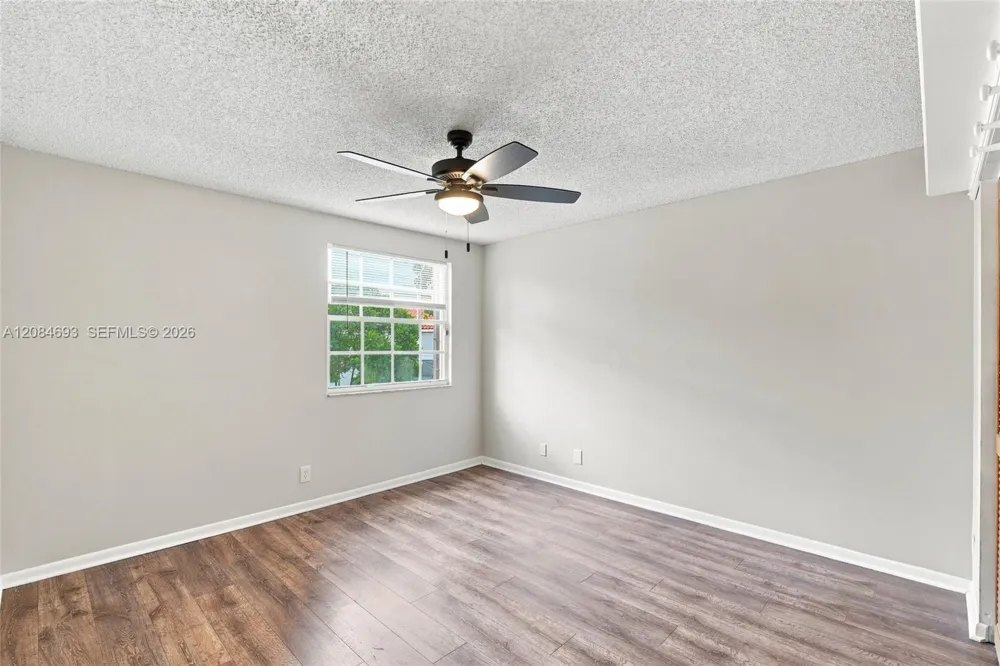 10922 Chandler Dr Cooper City, FL 33026