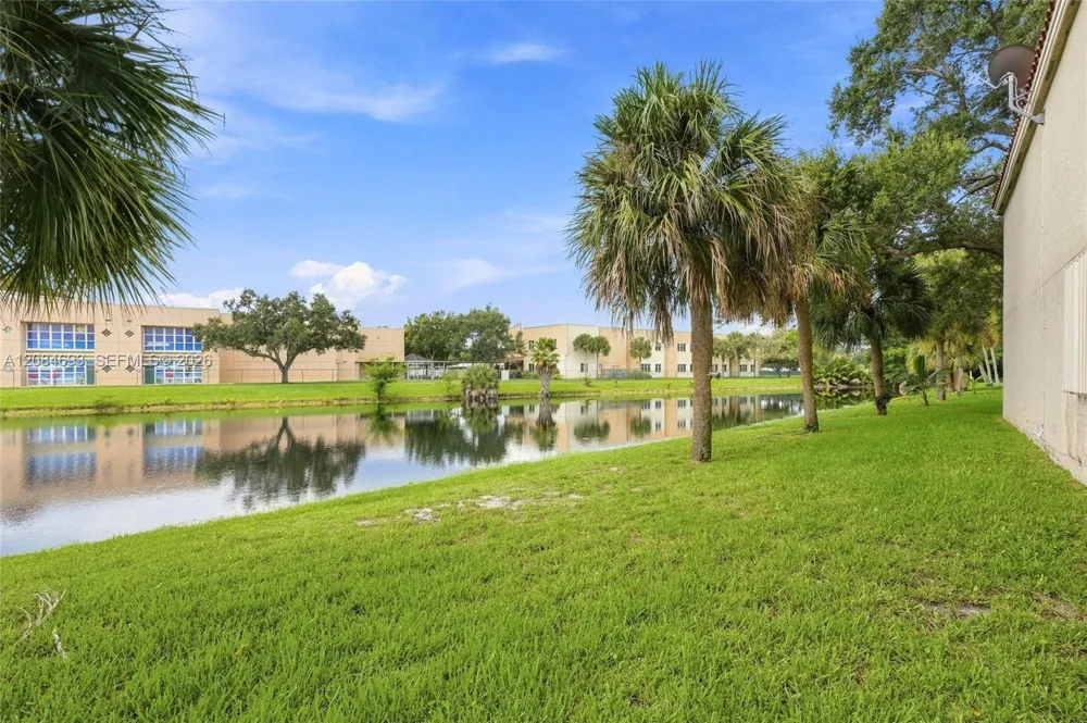 10922 Chandler Dr Cooper City, FL 33026