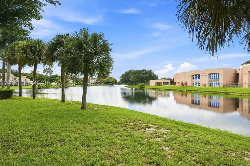 10922 Chandler Dr Cooper City, FL 33026