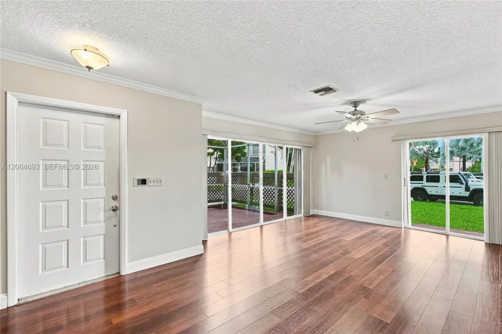 10922 Chandler Dr Cooper City, FL 33026