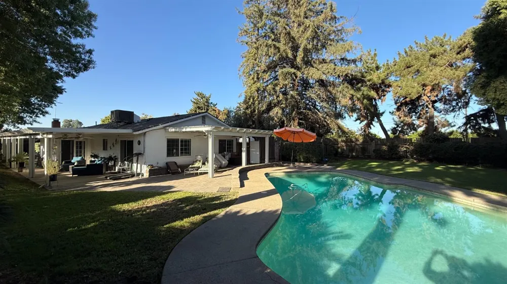 9568 S Academy Avenue Selma, CA 93662