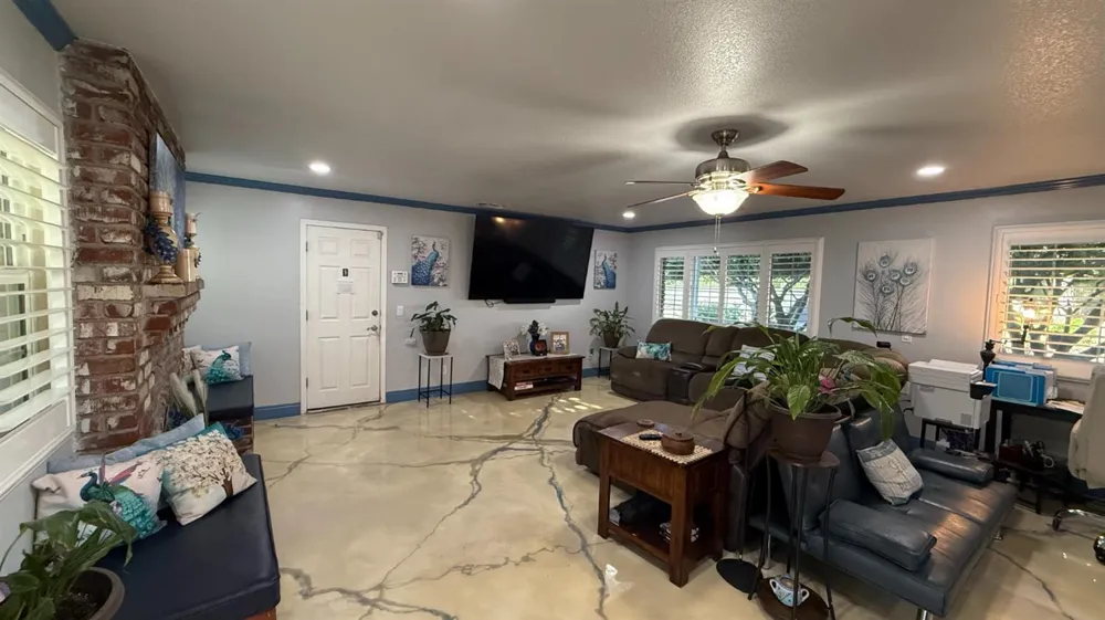 9568 S Academy Avenue Selma, CA 93662