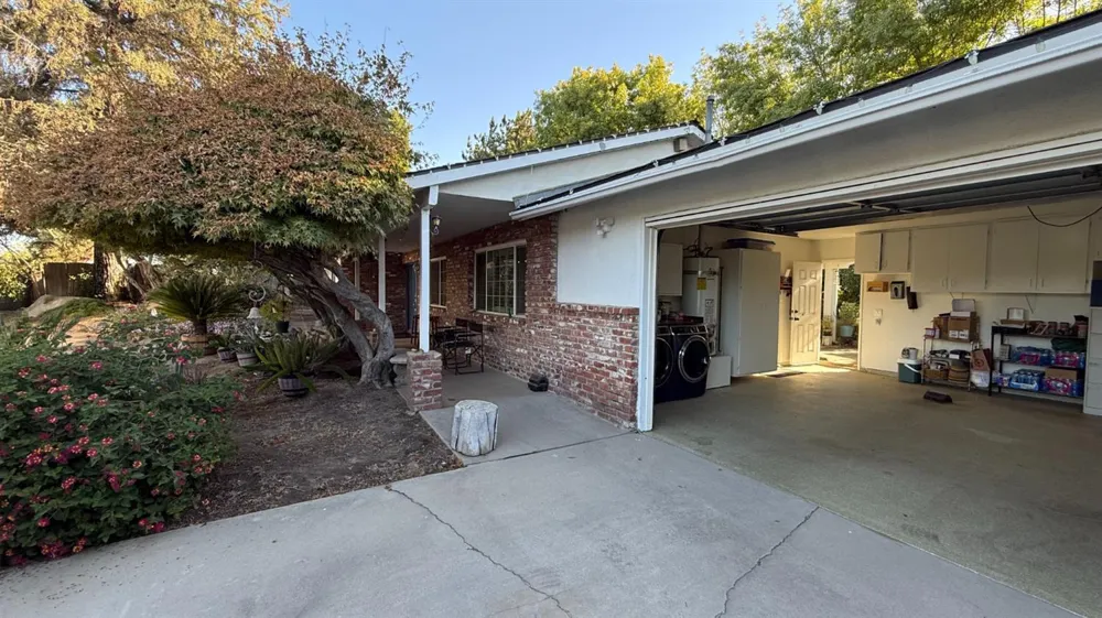 9568 S Academy Avenue Selma, CA 93662