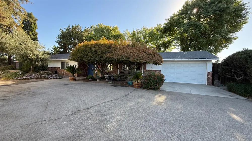 9568 S Academy Avenue Selma, CA 93662