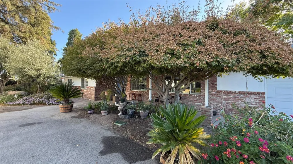 9568 S Academy Avenue Selma, CA 93662