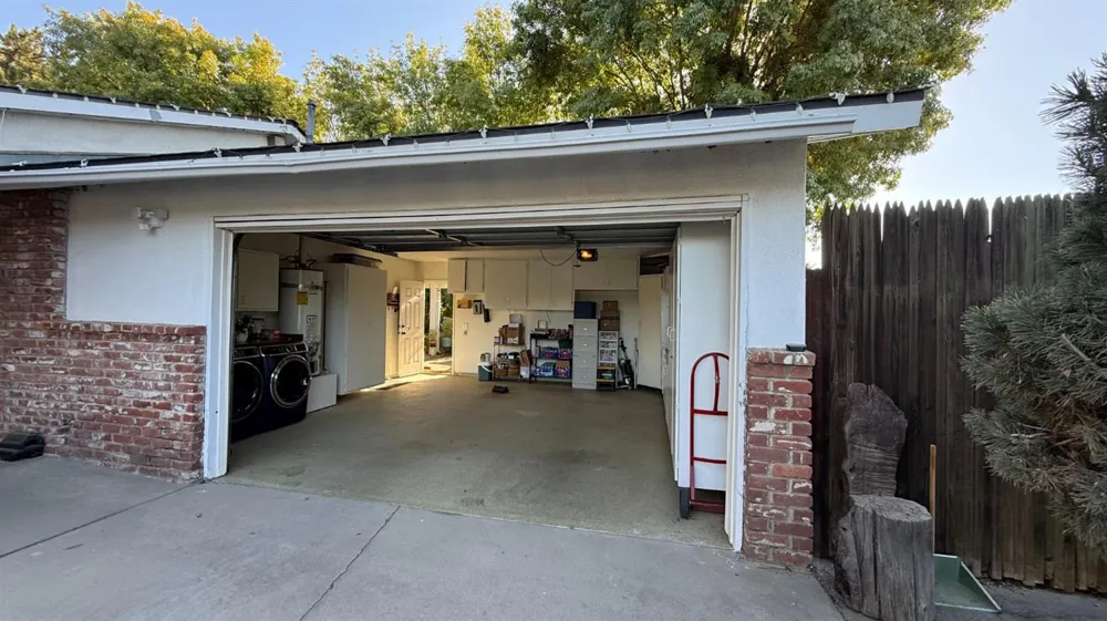9568 S Academy Avenue Selma, CA 93662