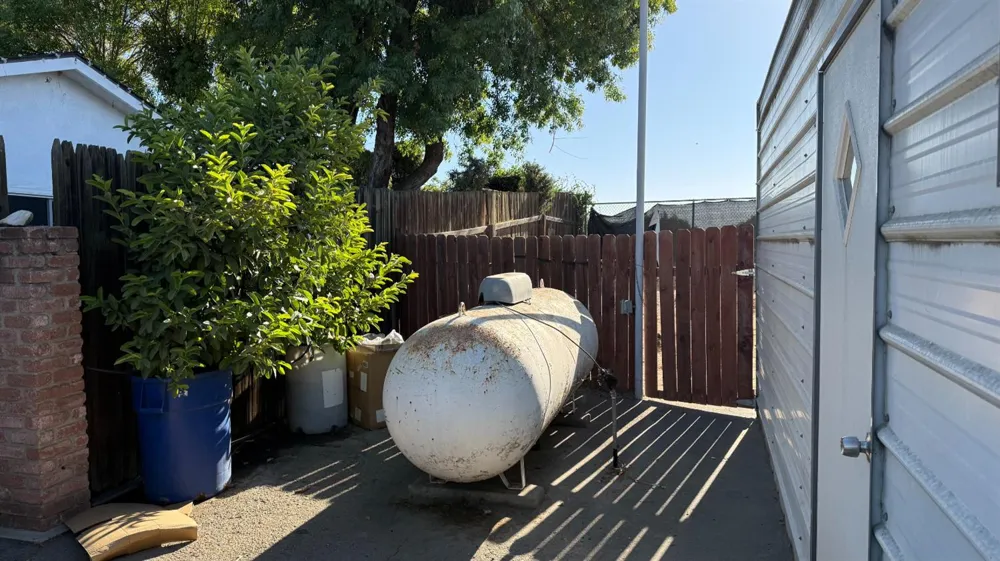 9568 S Academy Avenue Selma, CA 93662