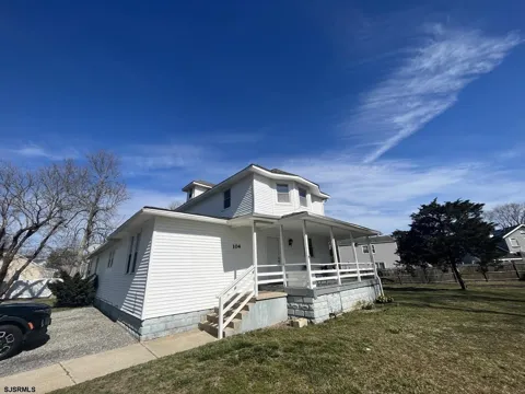 104 Minnetonka Ave