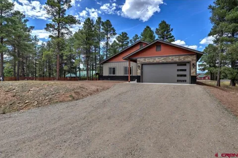 677 Oakwood Circle