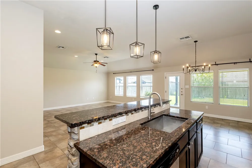 6105 Maximus Drive Corpus Christi, TX 78414