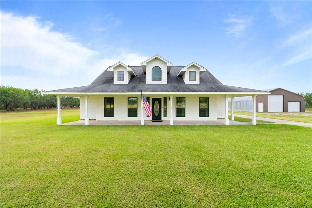 5821 Santa Clara Drive Robstown, TX 78380