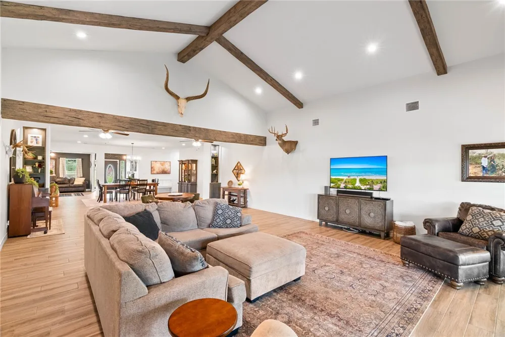 5821 Santa Clara Drive Robstown, TX 78380