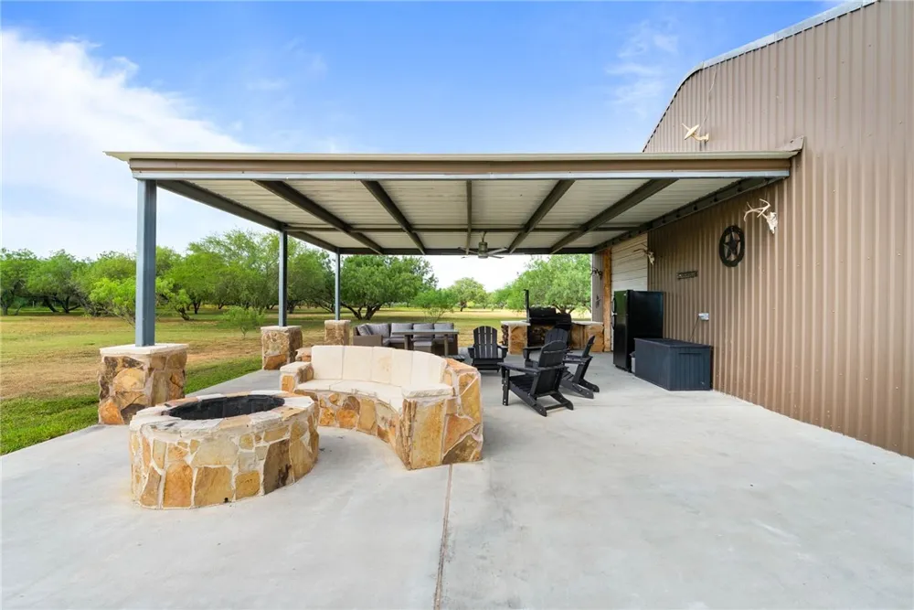 5821 Santa Clara Drive Robstown, TX 78380