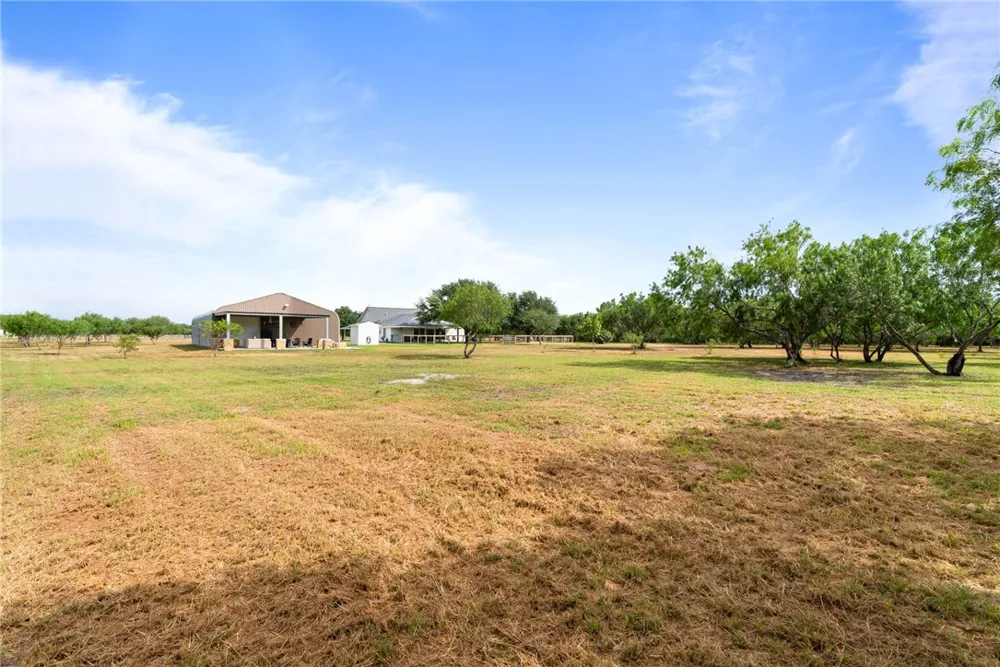 5821 Santa Clara Drive Robstown, TX 78380