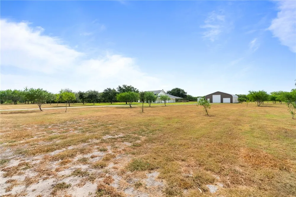 5821 Santa Clara Drive Robstown, TX 78380