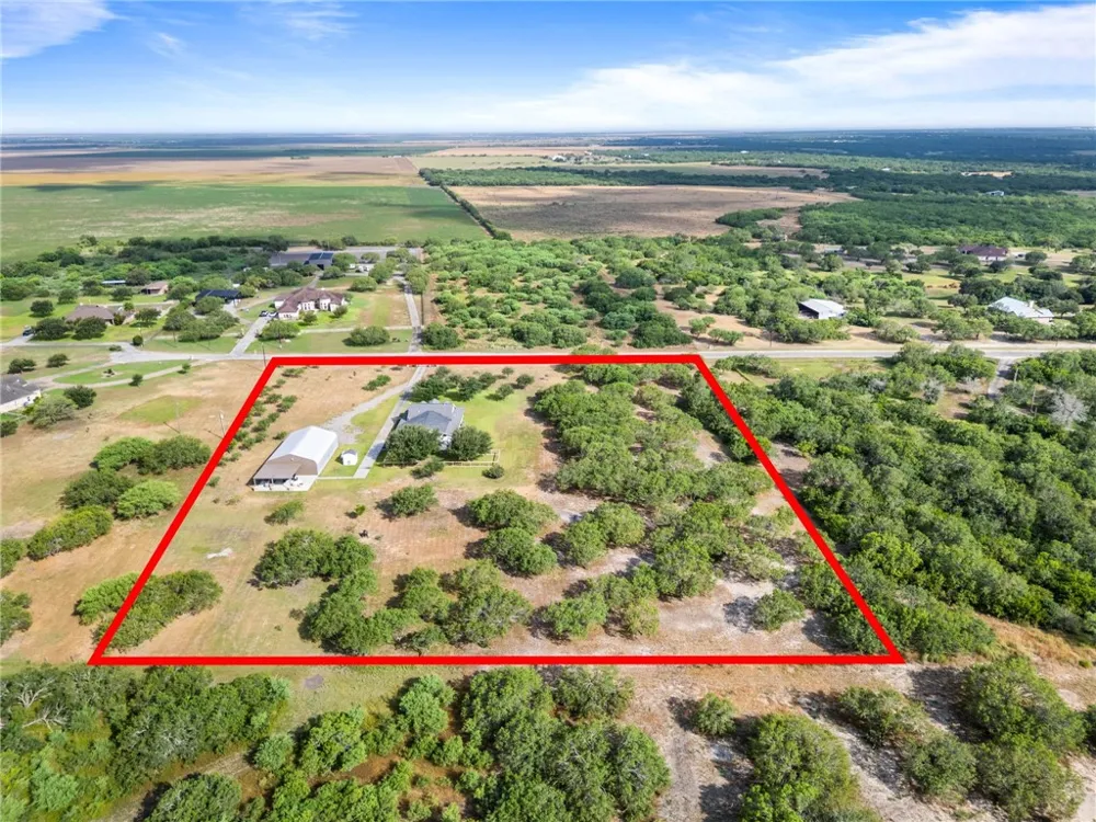 5821 Santa Clara Drive Robstown, TX 78380