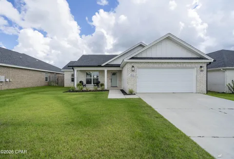 3800 Redbud Way