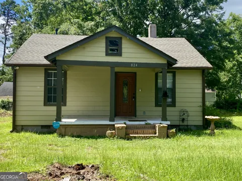 824 White ST