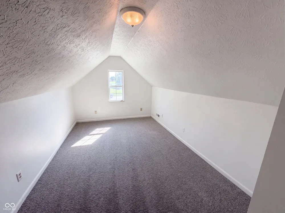 2018 Oakbrooke Court Avon, IN 46123