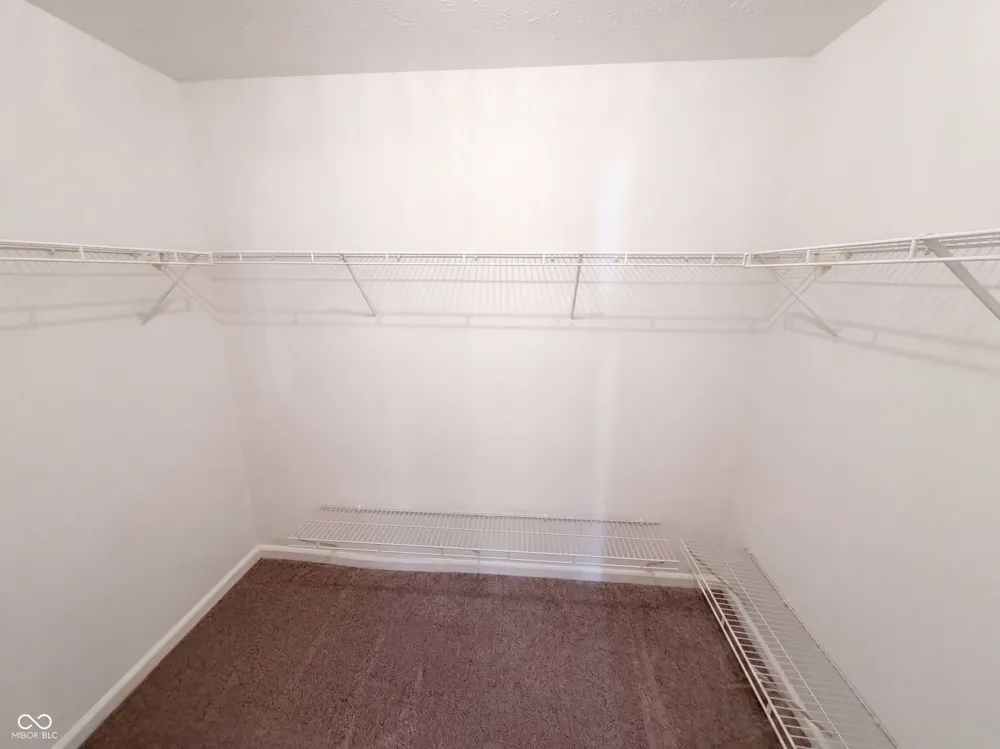 2018 Oakbrooke Court Avon, IN 46123