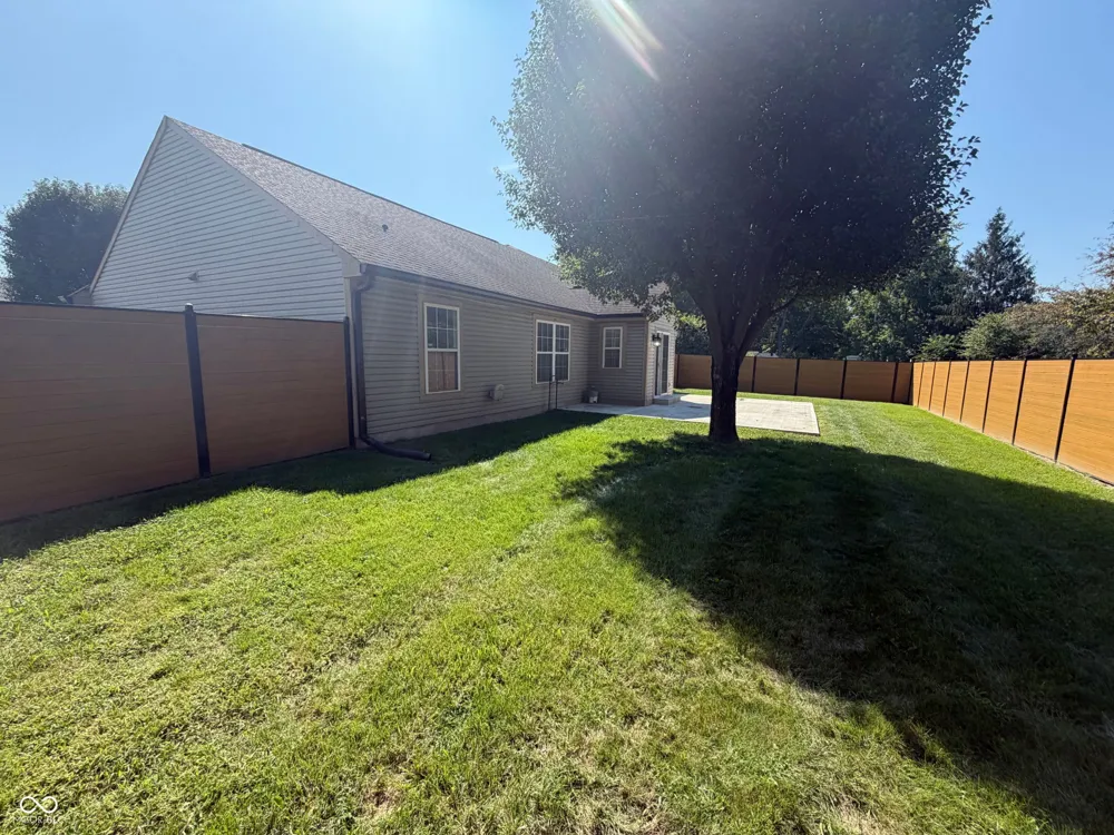 2018 Oakbrooke Court Avon, IN 46123