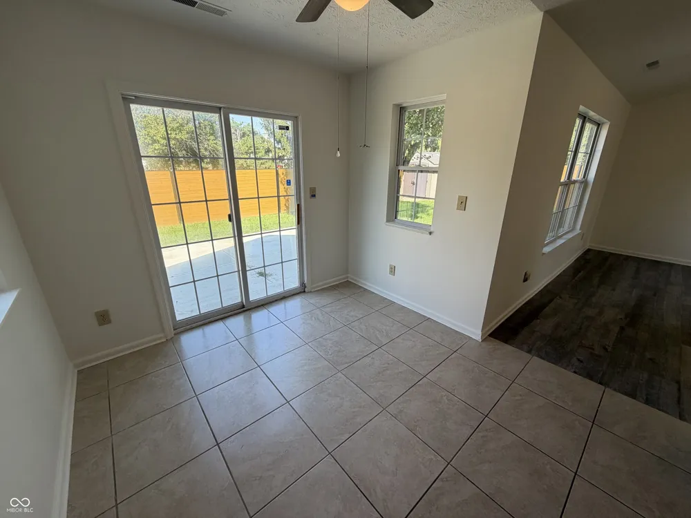 2018 Oakbrooke Court Avon, IN 46123