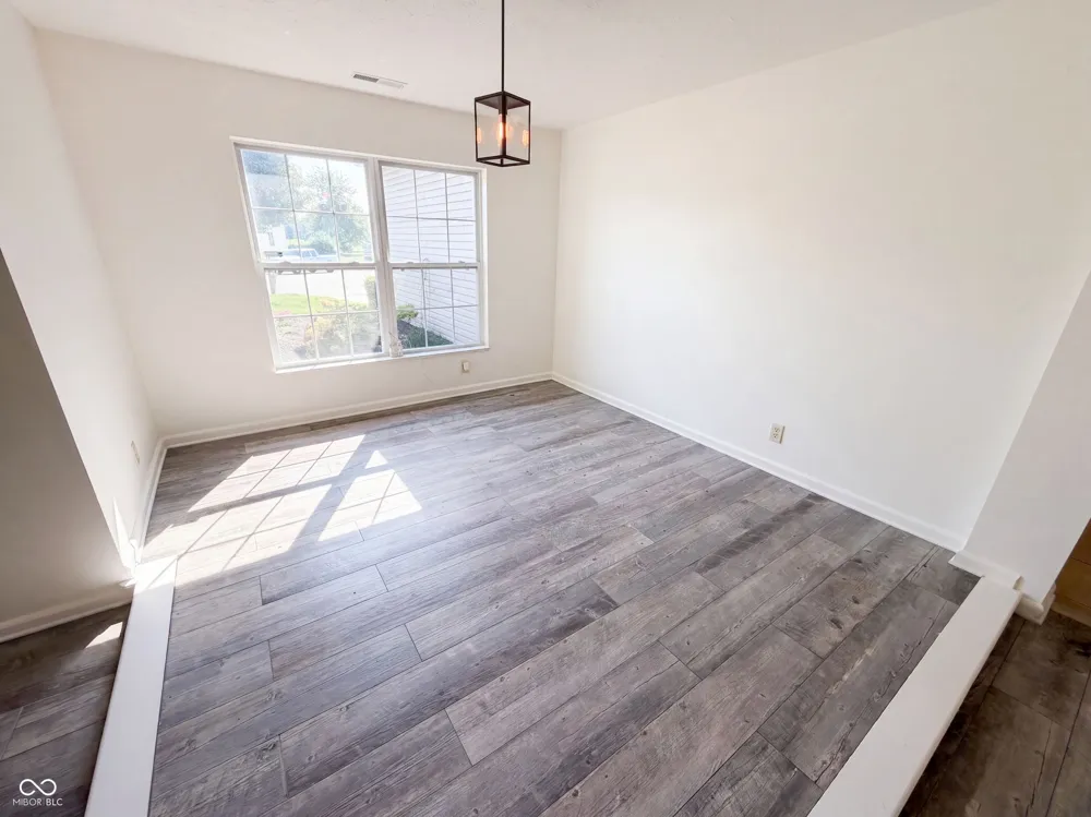 2018 Oakbrooke Court Avon, IN 46123